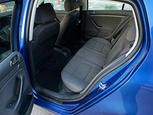 VOLKSWAGEN GOLF 5 / ÜV 04.2025 / AVARIIVABA (10 foto / 15)