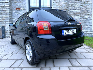 TOYOTA COROLLA / BENSIIN / AVARIIVABA / ÜV 02.2026 (4 foto / 15)