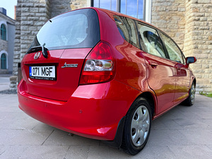 HONDA JAZZ / AUTOMAAT / REGTASU MAKSTUD / ÜV 03.2026 (3 foto / 15)