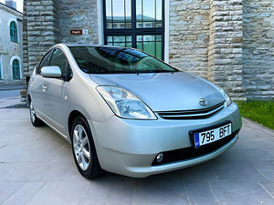 TOYOTA PRIUS / HYBRID / ATM / РЕГ.СБОР ОПЛАЧЕНТ / ТО 07.2026 (1 фото из 15)