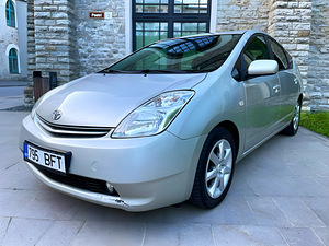 TOYOTA PRIUS / HYBRID / ATM / РЕГ.СБОР ОПЛАЧЕНТ / ТО 07.2026 (2 фото из 15)