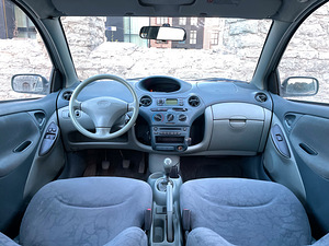 TOYOTA YARIS / BENSIIN / AVARIIVABA (9 foto / 15)