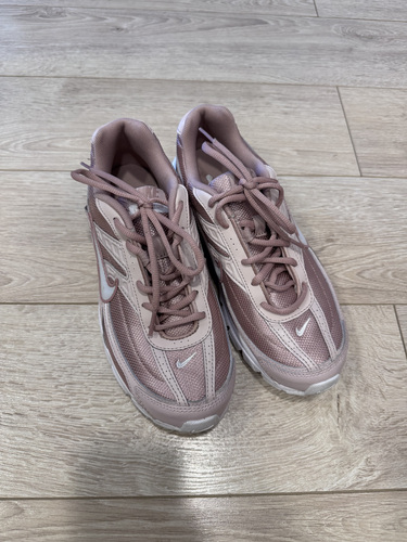 Кроссовки Nike