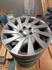 Volvo veljed r17 (1 foto / 6)