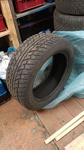 Kumho255/50R19 (5 фото из 5)