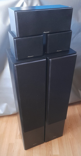 Pioneer muusikakõlarite komplekt.