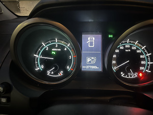 Toyota Land Cruiser (9 foto / 9)