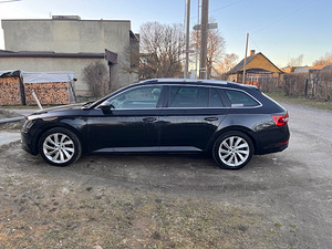 ŠKODA Superb (7 foto / 12)