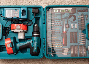 Набор дрели Makita (2 фото из 2)