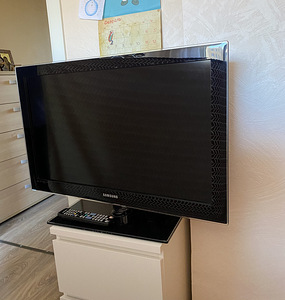 Продам телевизор Samsung 32" (1 фото из 4)