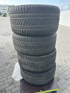 Pirelli Scorpion Winter 285/35 R22 106V CAYENNE E3 (2 foto / 3)