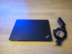 Lenovo ThinkPad T460s 14" FullHD Core i5-6300U 8GB Win10Pro (1 foto / 4)