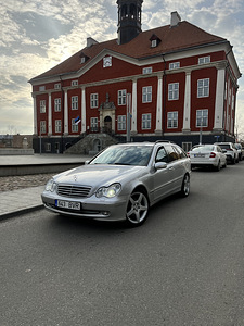 Mercedes Benz c200 2008 (2 foto / 15)