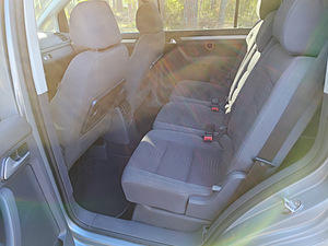 Volkswagen Touran (9 foto / 13)