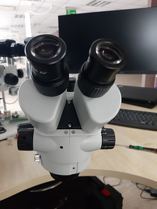 Mikroskoop, suurendus 7x-45x Simul-Focal Trinocular (3 foto / 3)