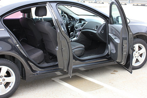 Chevrolet Cruze 1.8 Automaat • Väike läbisõit • ÜV 2027 (7 foto / 14)