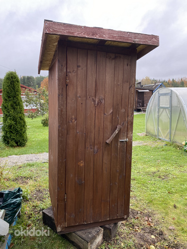 Деревянный туалет (фото #1)