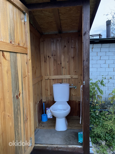 Деревянный туалет (фото #6)