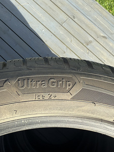 215/50R19 GoodYear Ultragrip Ice 2 plus (5 foto / 8)
