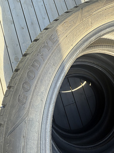 215/50R19 GoodYear Ultragrip Ice 2 plus (6 foto / 8)