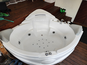 Mulli- massaaživann whirlpool am505 (mittetöötav) (2 foto / 8)