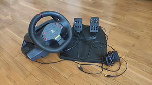 Руль Logitech MOMO Racing Force Feedback (1 фото из 1)