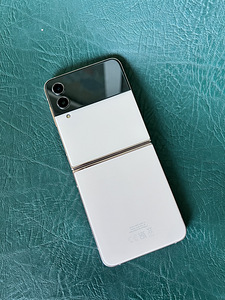 Samsung Galaxy Z Flip 4 5G-128GB Pink Gold (7 foto / 8)