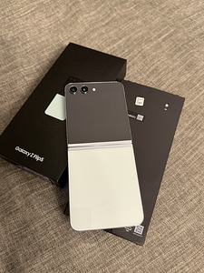 Samsung Galaxy Z Flip5 256GB (3 foto / 7)