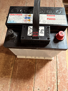 Yuasa аккумулятор 12V 45Ah/285A (1 фото из 4)
