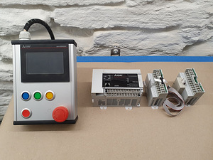 PLC kontroller MITSUBISHI ELECTRIC FX5U-32MT/DSS + HMI (3 foto / 3)