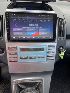 Toyota Corolla Verso (8 foto / 12)