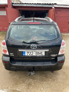 Toyota Corolla Verso (5 foto / 12)