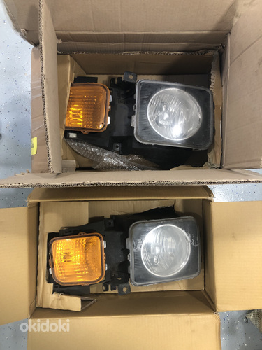 Hummer H3 front headlights