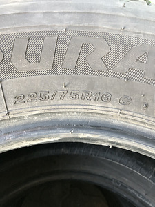 Bridgestone suverehvid 225/75/R16