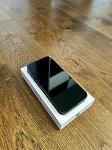 iPhone 15 Pro, Black Titanium, 128GB (1 foto / 4)