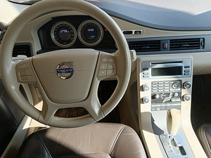 Volvo XC70 T6 2011 (8 foto / 12)
