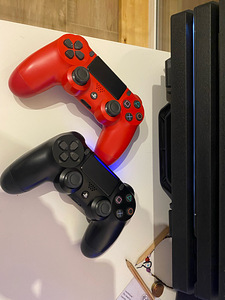 Playstation 4 Pro 1tb (2 foto / 8)