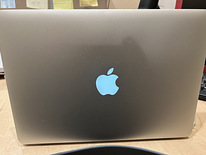 MacBook Air 13 Хорошее рабочее состояние, зарядное устройств