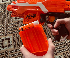 NERF Stryfe koos 12. kuuliga