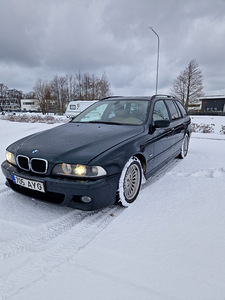 BMW 525i (3 фото из 6)
