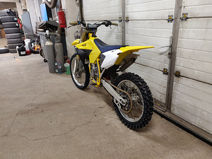 Продать или обменять suzuki rm125 (3 фото из 3)