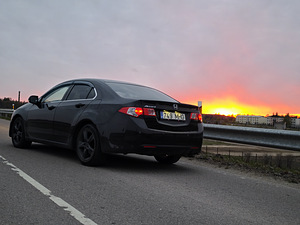 Honda Accord (2 foto / 6)