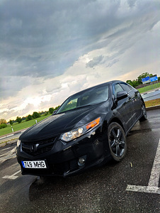 Honda accord (1 foto / 5)