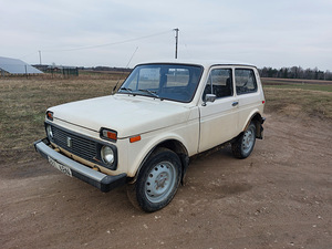 Lada Niva VAZ 2121 (4 foto / 8)