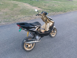 Yamaha Aerox 70cc Roller / Mopeed (2 foto / 7)