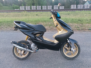 Yamaha Aerox 70cc Roller / Mopeed (3 foto / 7)