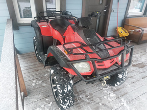 ATV Buyang 300cc 2010a (4 foto / 8)