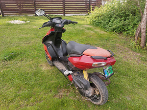 Aprilia SR50R 2011 Roller/Mopeed (4 foto / 8)