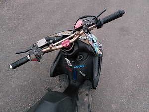 Yamaha Aerox 50cc 2004a Roller / Mopeed (6 foto / 7)