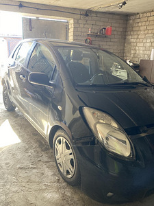 Toyota Yaris varuosadeks (4 foto / 4)